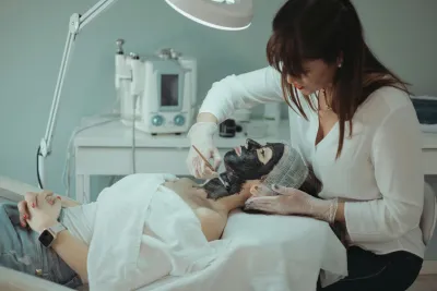 Röd näsa som fjällar – torr hud eller rosacea?